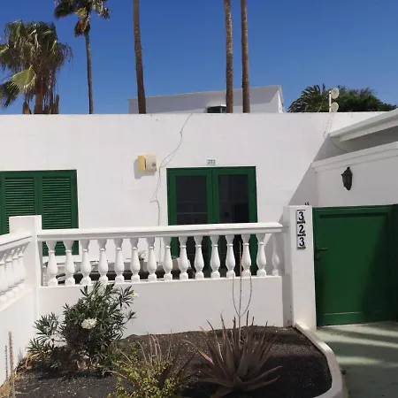 Stunning 1-Bed Apartment In Puerto Del Carmen Апартаменти *